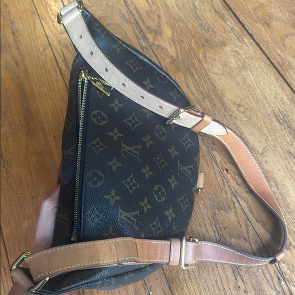 Rare Louis Vuitton Brown Monogram Bum Bag. - Picture 2 of 11